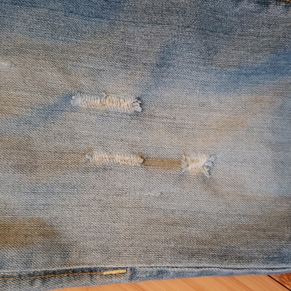 Old NAVY- distressed shorts - Picture 5 of 14